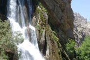 آبشار آب سفید الیگودرز در قلب رشته کوه زاگرس