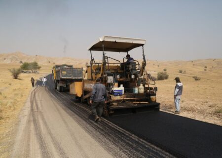 بهسازی جاده دسترسی سه‌راه هفت شهیدان تا روستاهای بخش سلیران در حال انجام است